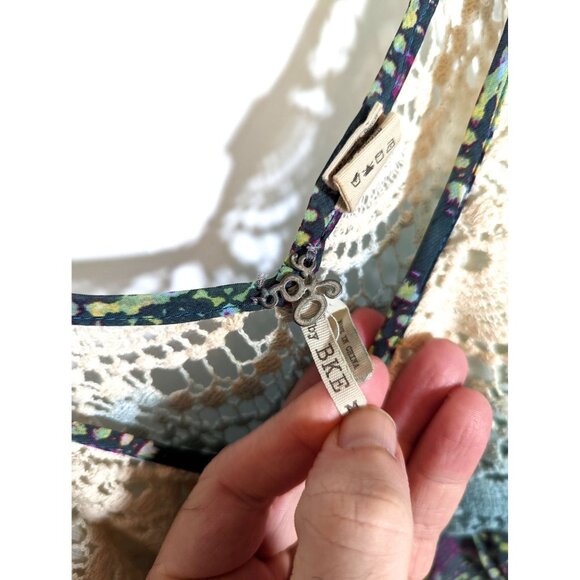 Gimmicks by BKE Size M Bohemian Crochet Halter Top High Low Tulle Ombre Tank - Picture 5 of 6